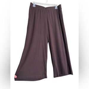 Chicos pants knit dressing Lola pants wide leg cropped Chicos size 1 USA medium